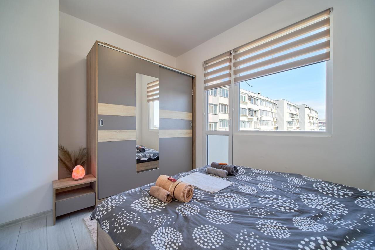 Cozy Apartment With Balcony On The Black Sea- Part Of The Family 'Vicki Apart 바르나 외부 사진