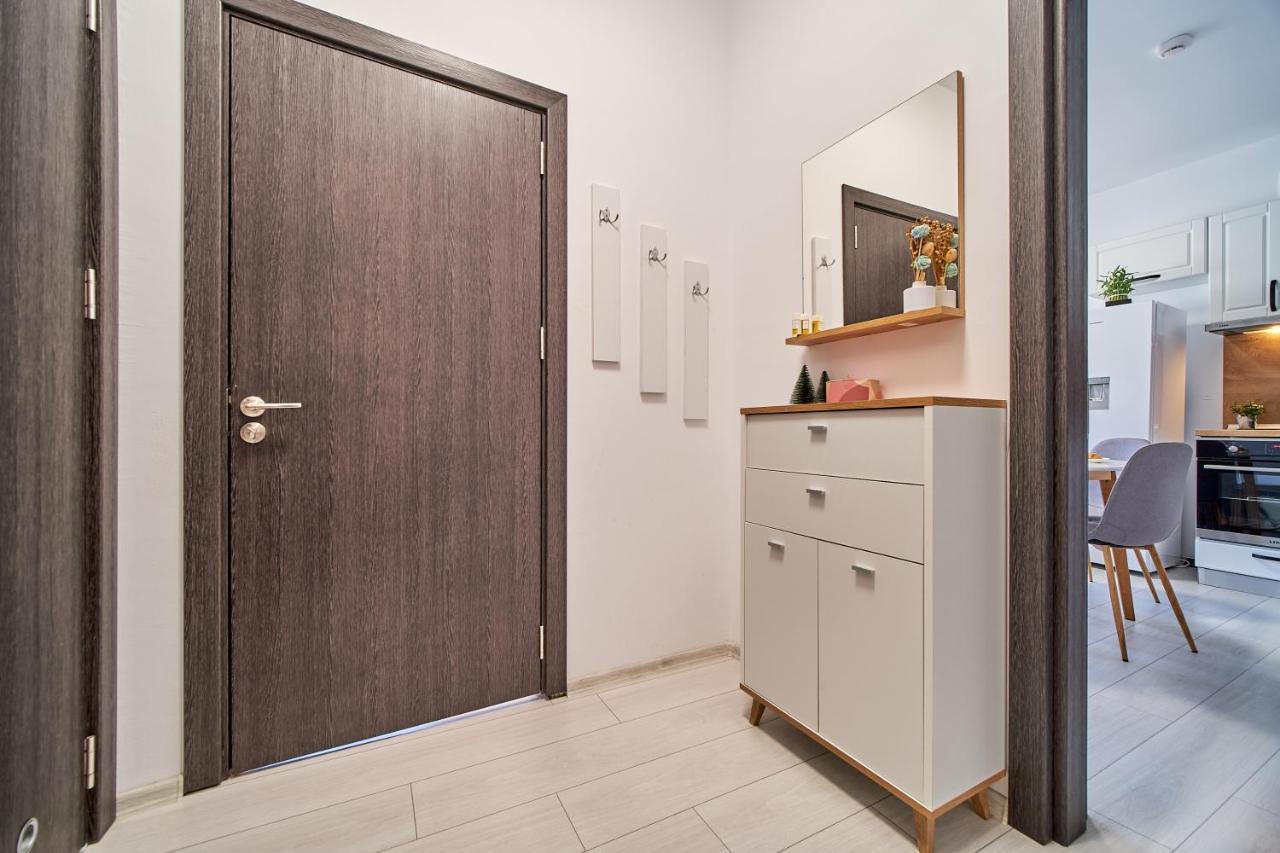 Cozy Apartment With Balcony On The Black Sea- Part Of The Family 'Vicki Apart 바르나 외부 사진
