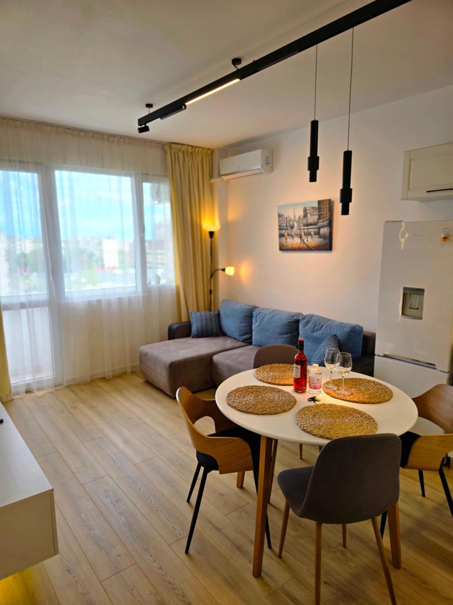 Cozy Apartment With Balcony On The Black Sea- Part Of The Family 'Vicki Apart 바르나 외부 사진